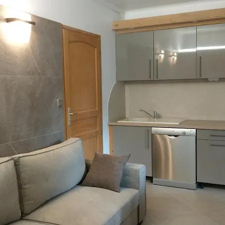 Apartment Cigale 2 *